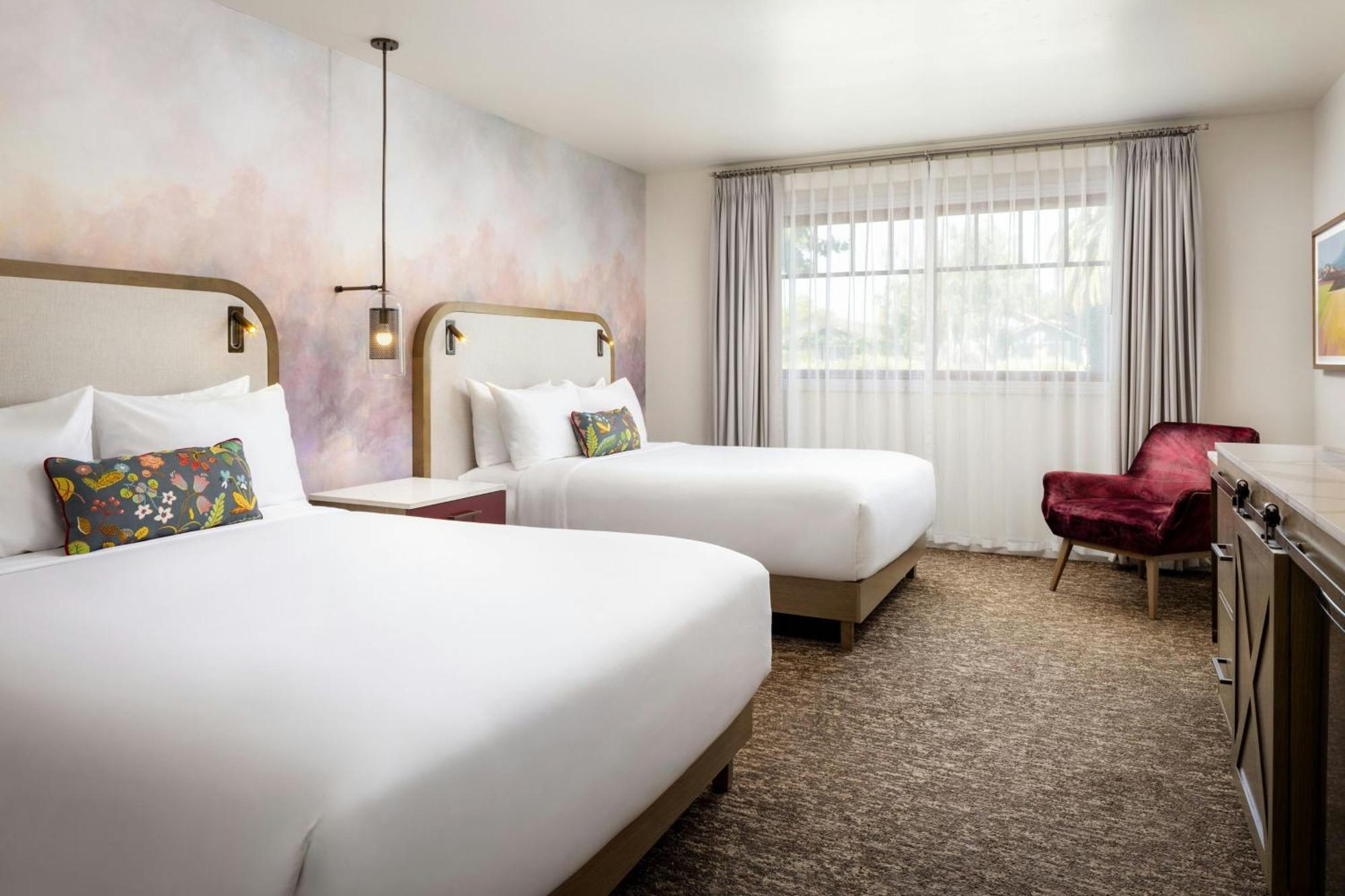 Queen Room Two Queen Beds Roll Shower City View Mobility Hearing Accessible
