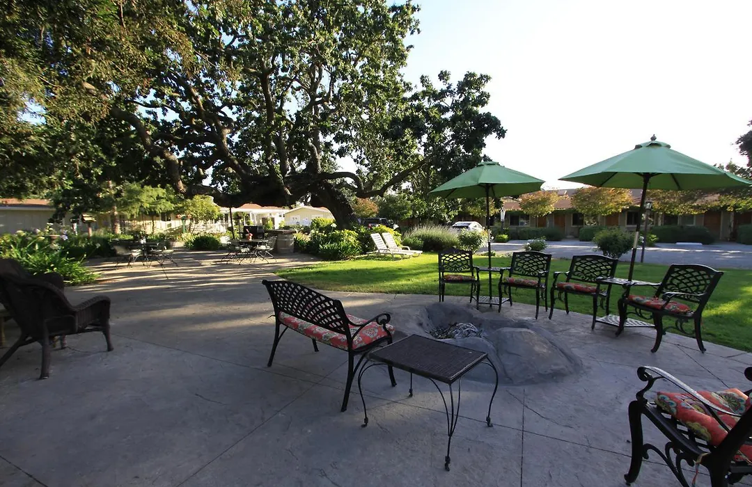 Meadowlark Inn-1